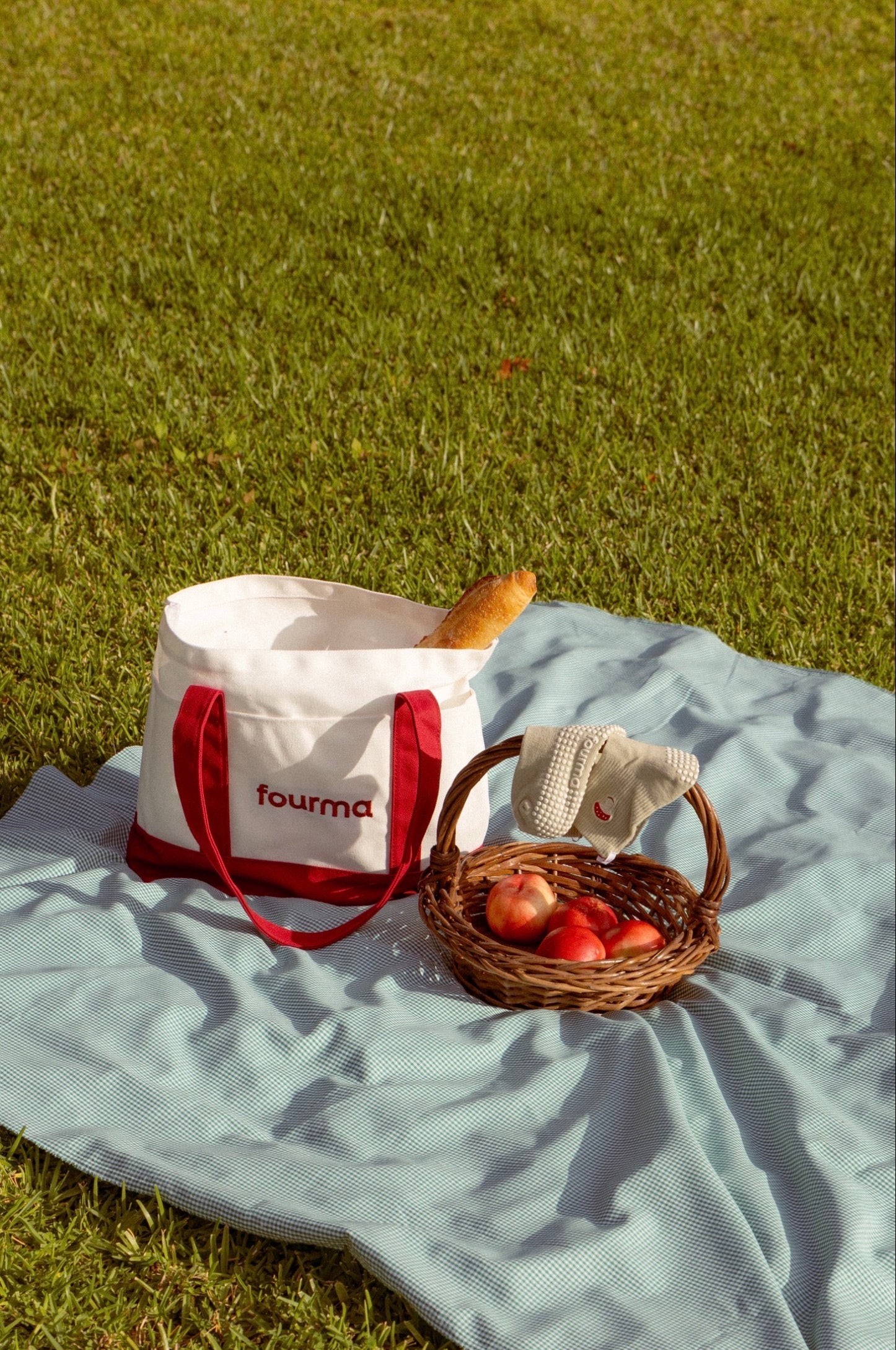 Everywhere Fourma Bag